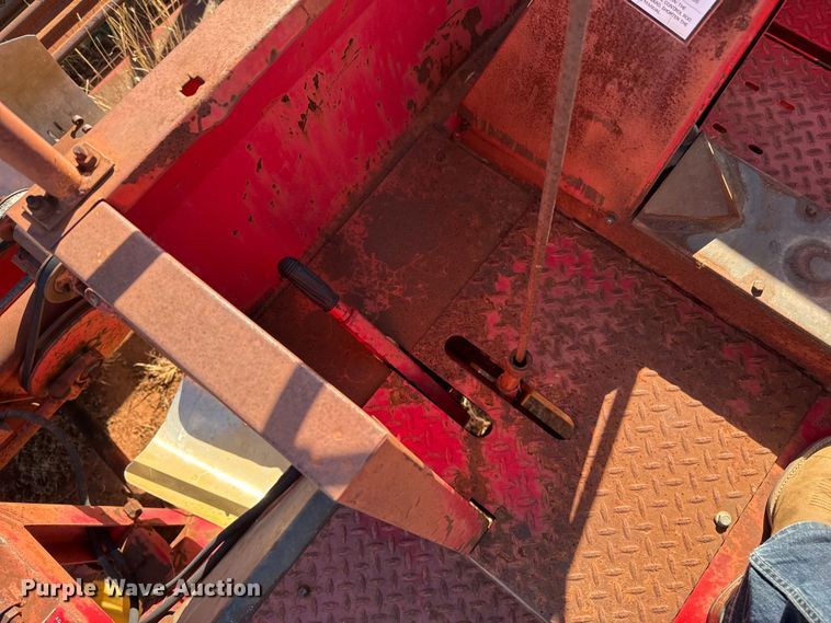 image for item EP2736 Versatile 400 swather / windrower