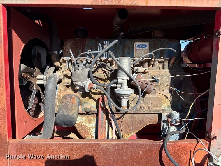 image for item EP2736 Versatile 400 swather / windrower