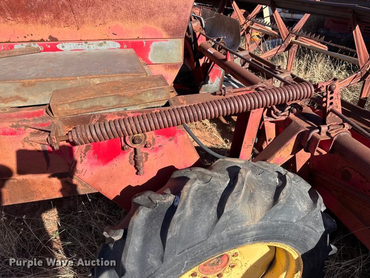 image for item EP2736 Versatile 400 swather / windrower