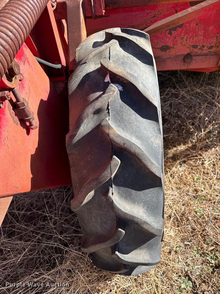 image for item EP2736 Versatile 400 swather / windrower