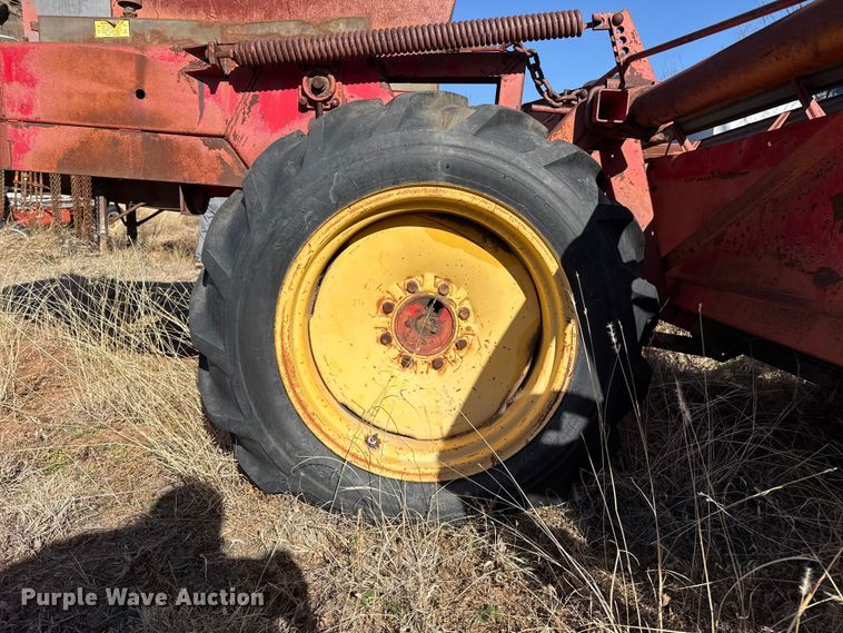 image for item EP2736 Versatile 400 swather / windrower