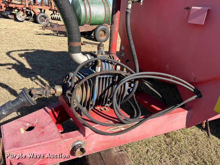 image for item ET7451 Imperial Calumet 3750 manure spreader trailer