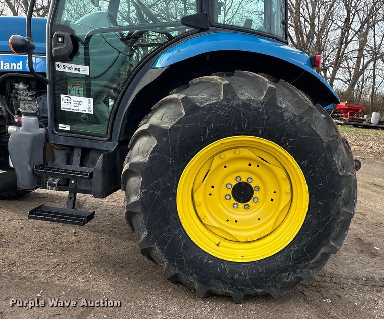 image for item FG1561 2010 New Holland TD5050 MFWD tractor