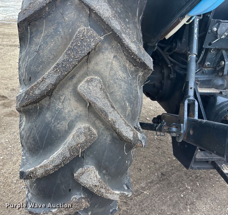 image for item FG1561 2010 New Holland TD5050 MFWD tractor