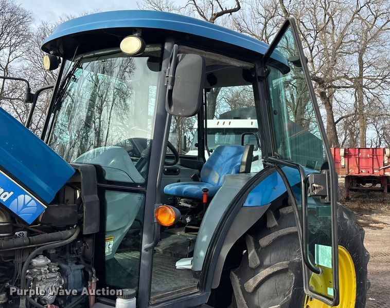 image for item FG1561 2010 New Holland TD5050 MFWD tractor