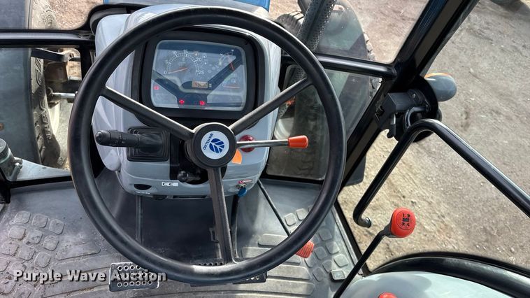 image for item FG1561 2010 New Holland TD5050 MFWD tractor