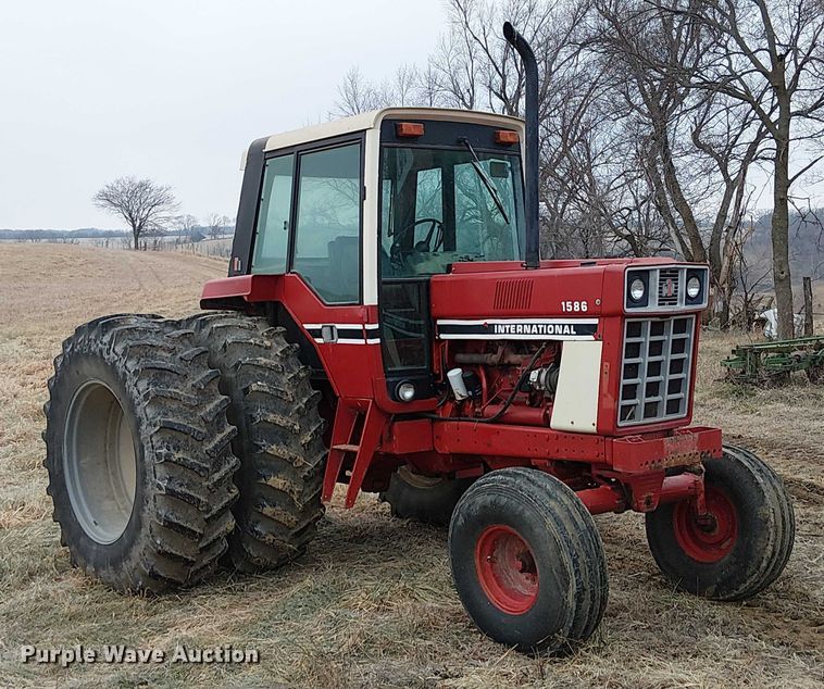 image for item FK0874 International F1586 tractor