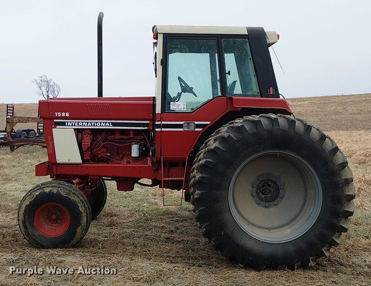 image for item FK0874 International F1586 tractor