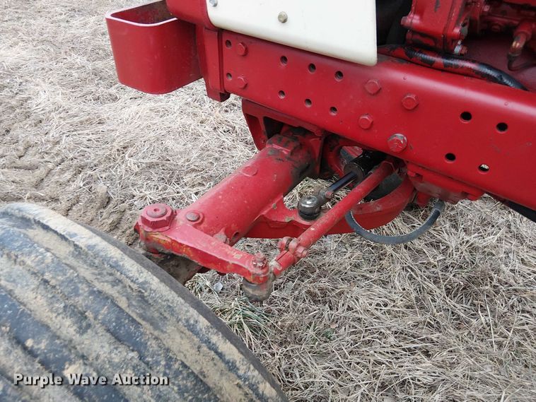image for item FK0874 International F1586 tractor