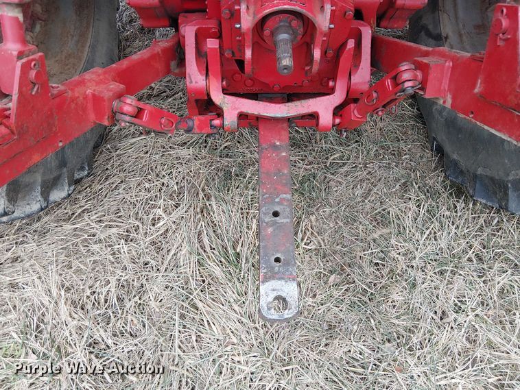 image for item FK0874 International F1586 tractor