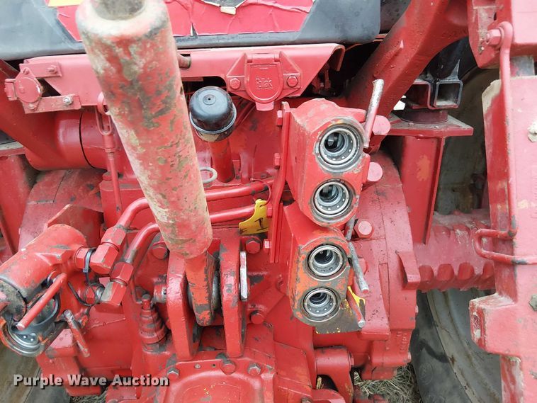image for item FK0874 International F1586 tractor