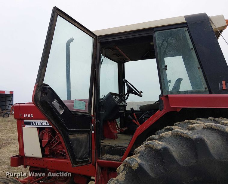 image for item FK0874 International F1586 tractor