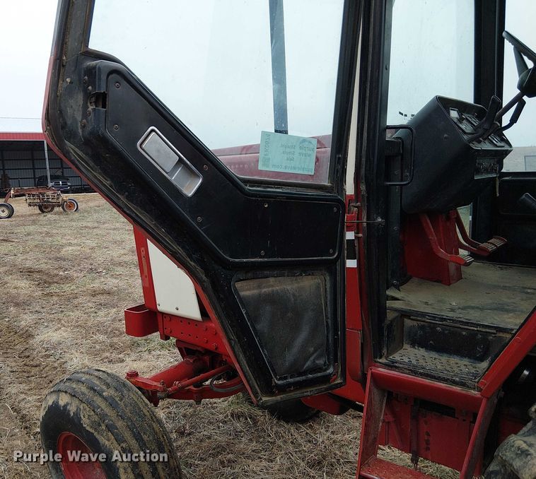 image for item FK0874 International F1586 tractor