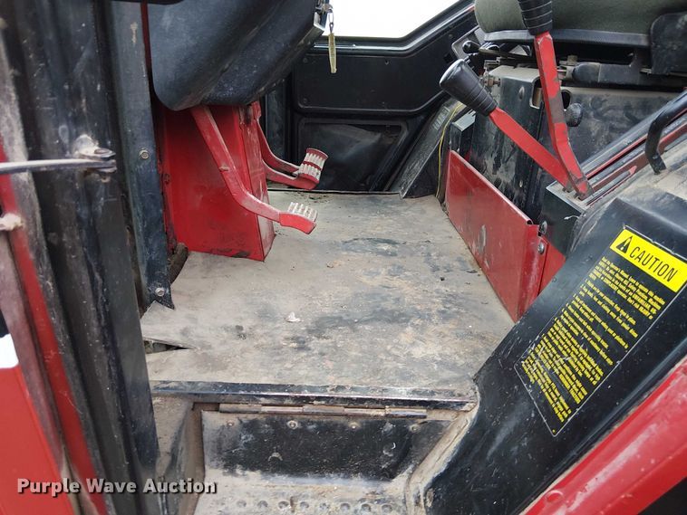 image for item FK0874 International F1586 tractor