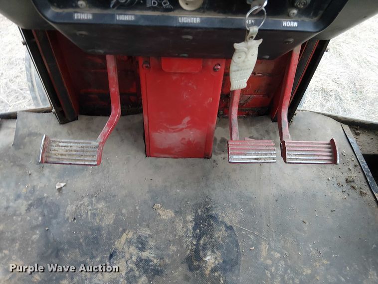 image for item FK0874 International F1586 tractor