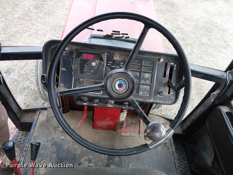 image for item FK0874 International F1586 tractor