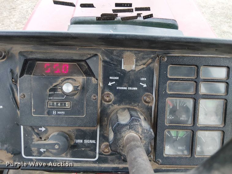 image for item FK0874 International F1586 tractor