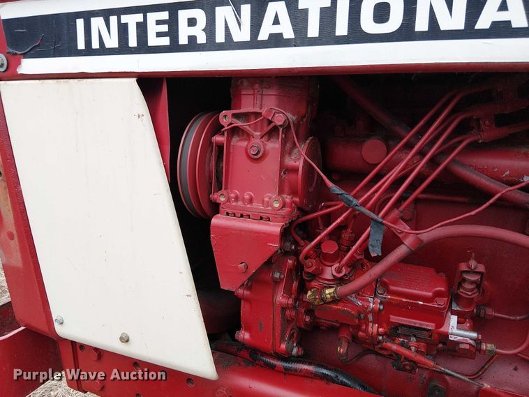 image for item FK0874 International F1586 tractor