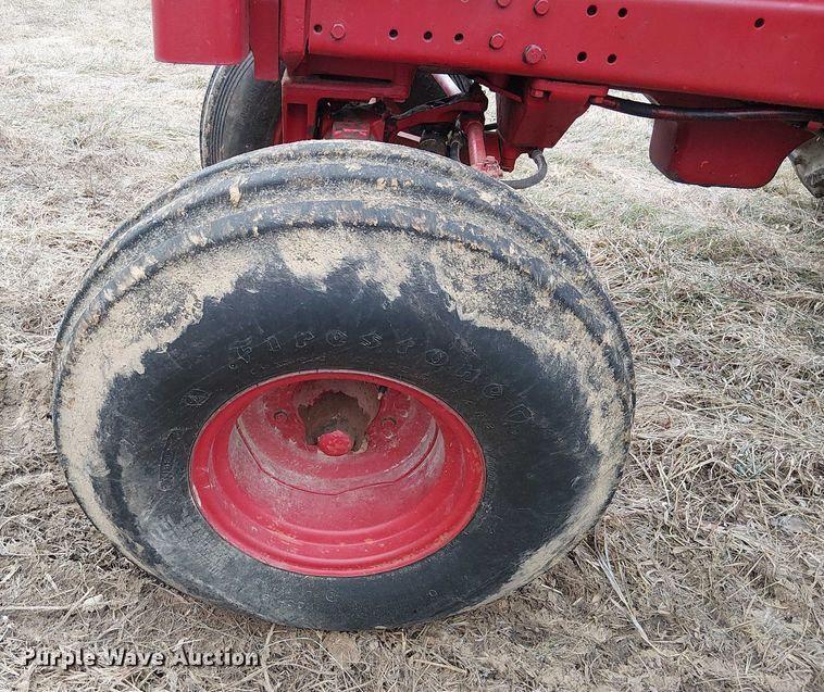 image for item FK0874 International F1586 tractor