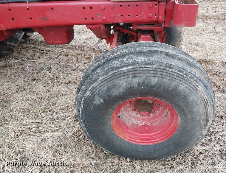 image for item FK0874 International F1586 tractor