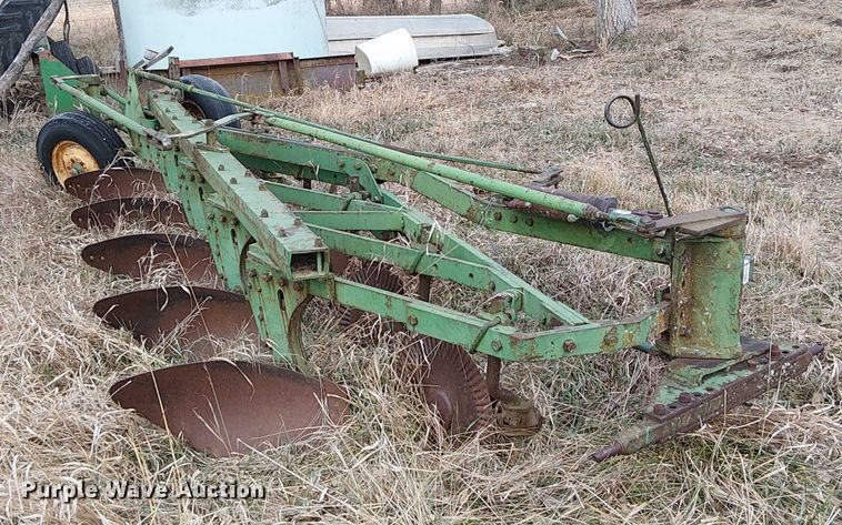 image for item FK0875 John Deere six bottom plow