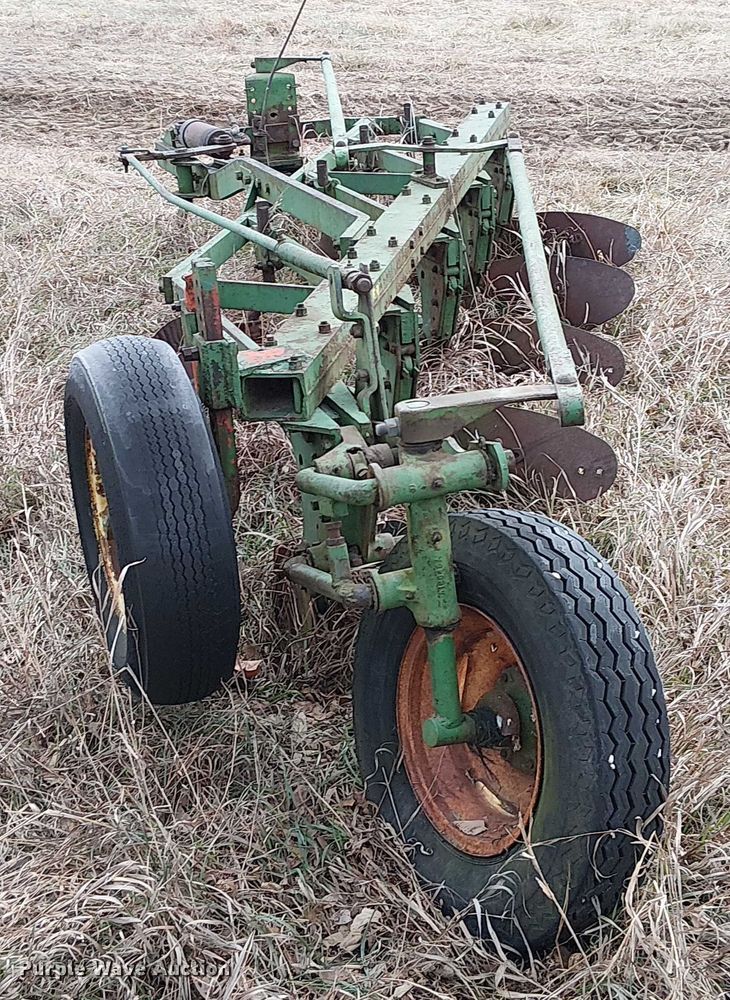image for item FK0875 John Deere six bottom plow