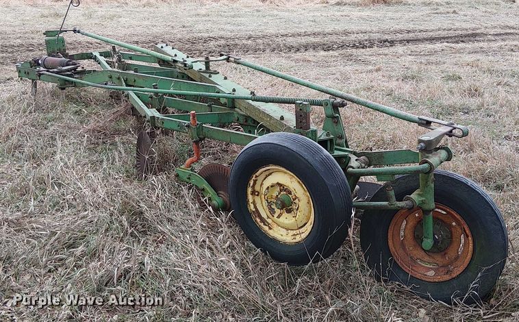 image for item FK0875 John Deere six bottom plow
