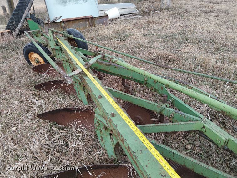 image for item FK0875 John Deere six bottom plow