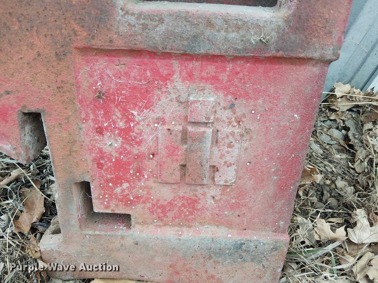 image for item FK0876 (4) Case IH suitecase weights