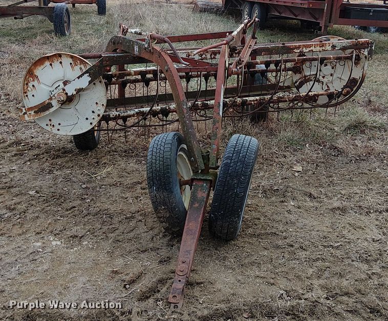 image for item FK0877 International 35 hay rake