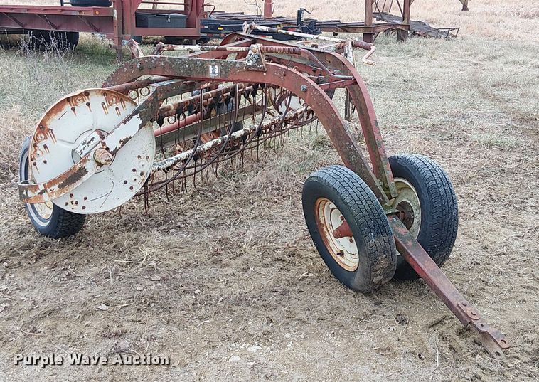 image for item FK0877 International 35 hay rake