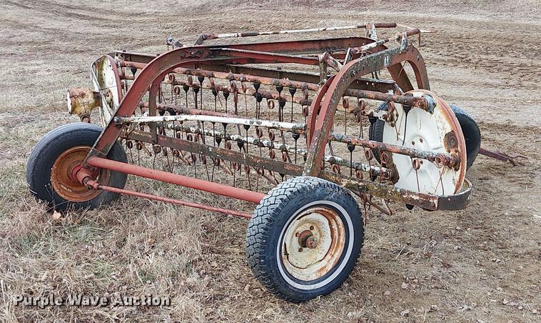 image for item FK0877 International 35 hay rake