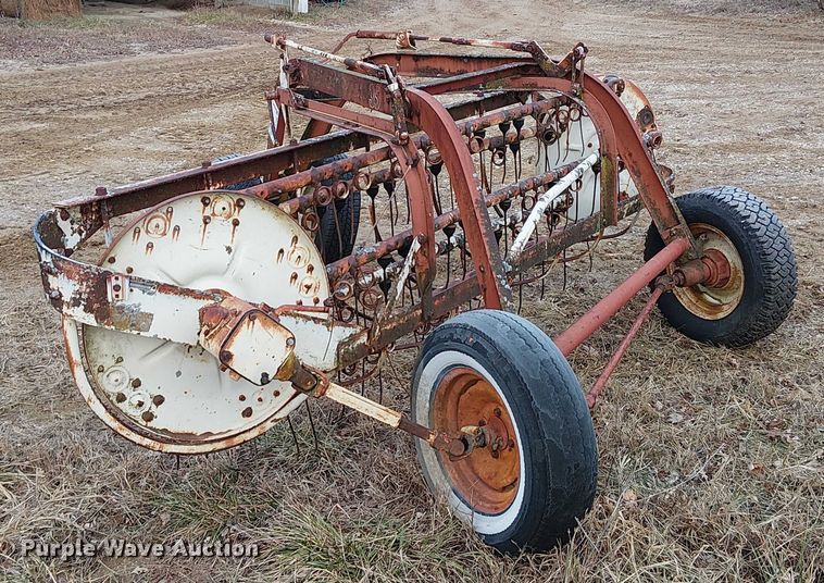 image for item FK0877 International 35 hay rake