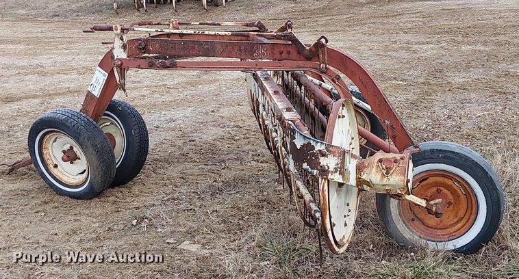 image for item FK0877 International 35 hay rake