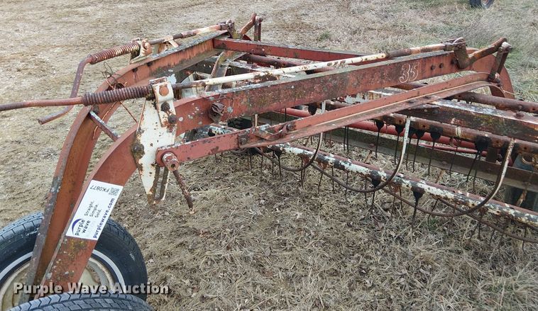 image for item FK0877 International 35 hay rake