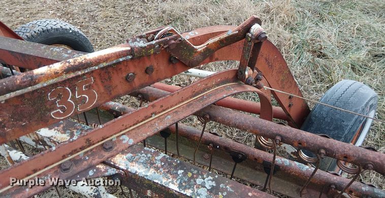 image for item FK0877 International 35 hay rake