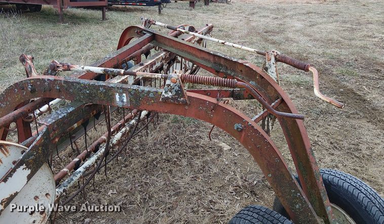 image for item FK0877 International 35 hay rake