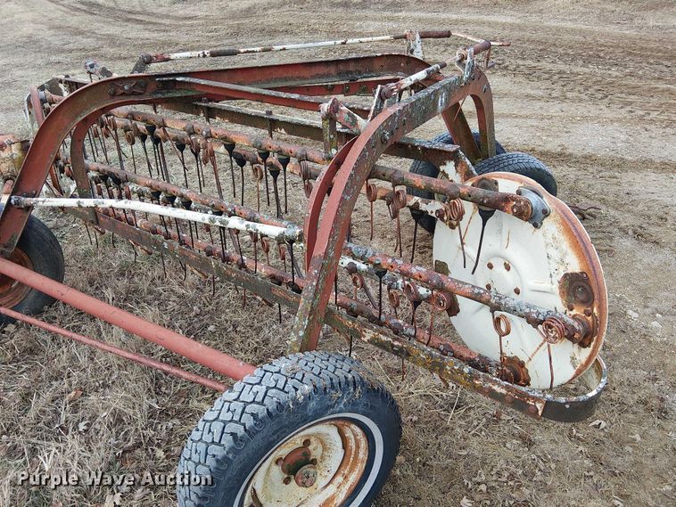 image for item FK0877 International 35 hay rake