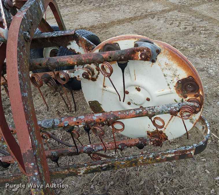 image for item FK0877 International 35 hay rake