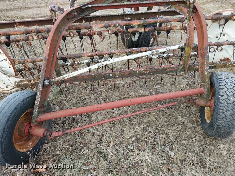 image for item FK0877 International 35 hay rake