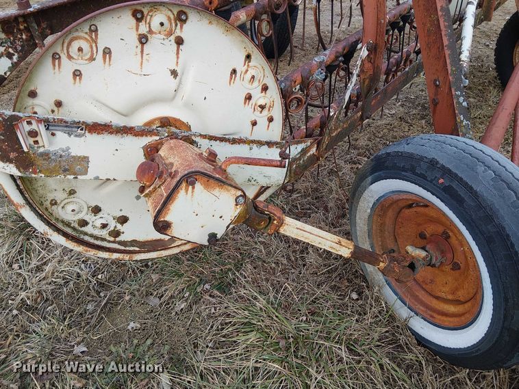 image for item FK0877 International 35 hay rake