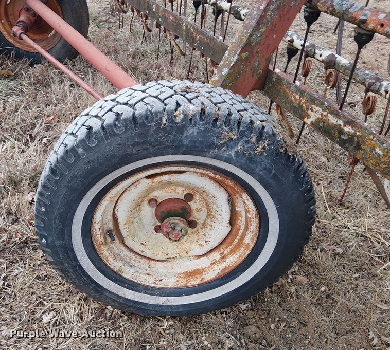 image for item FK0877 International 35 hay rake