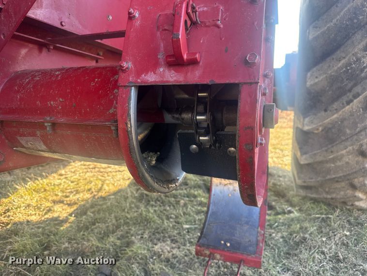 image for item FK0884 1991 Case  1660 Axial-Flow  RWA combine