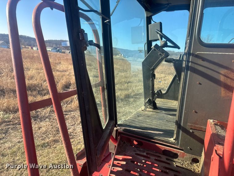 image for item FK0884 1991 Case  1660 Axial-Flow  RWA combine