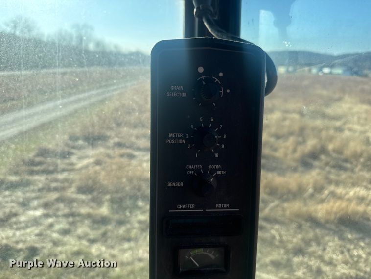 image for item FK0884 1991 Case  1660 Axial-Flow  RWA combine