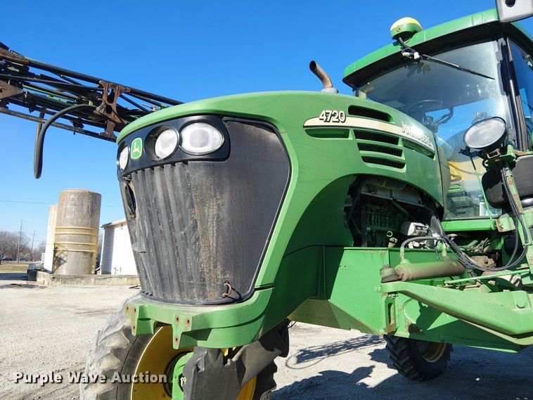 image for item FK0903 2006 John Deere 4720 sprayer