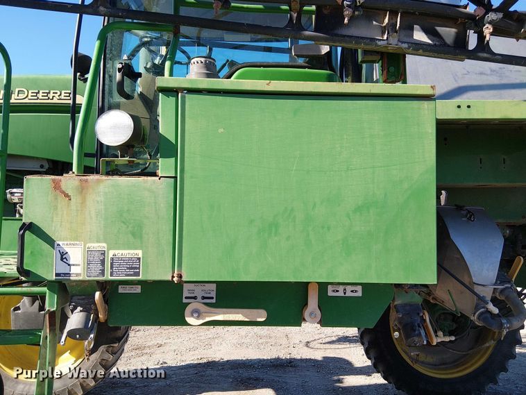 image for item FK0903 2006 John Deere 4720 sprayer
