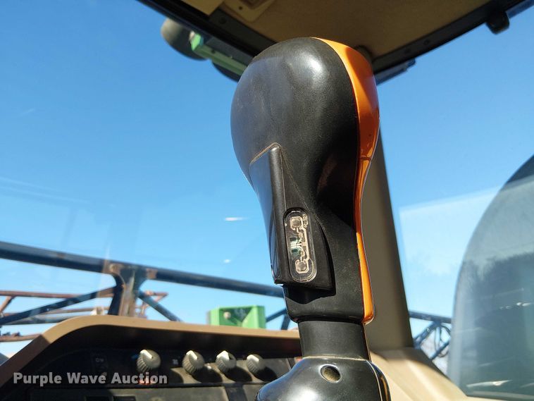 image for item FK0903 2006 John Deere 4720 sprayer