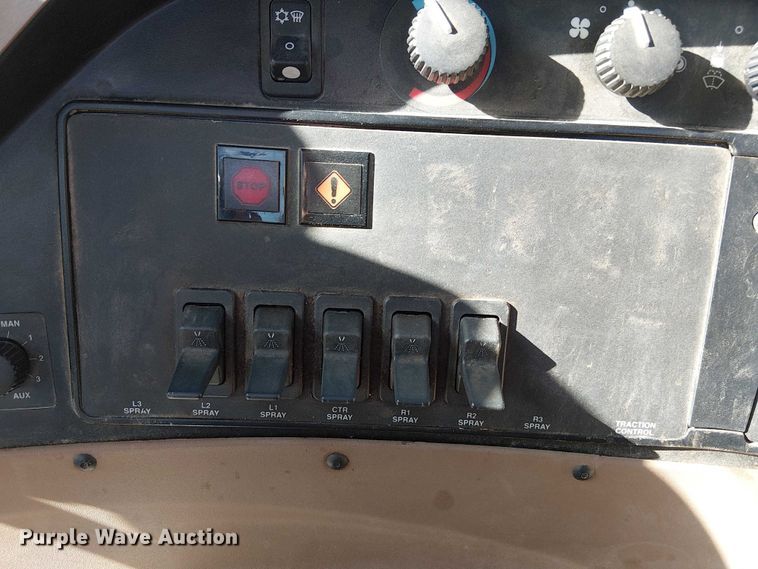 image for item FK0903 2006 John Deere 4720 sprayer