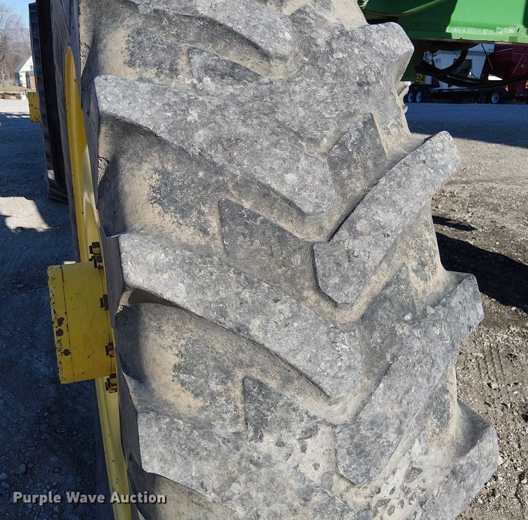 image for item FK0903 2006 John Deere 4720 sprayer